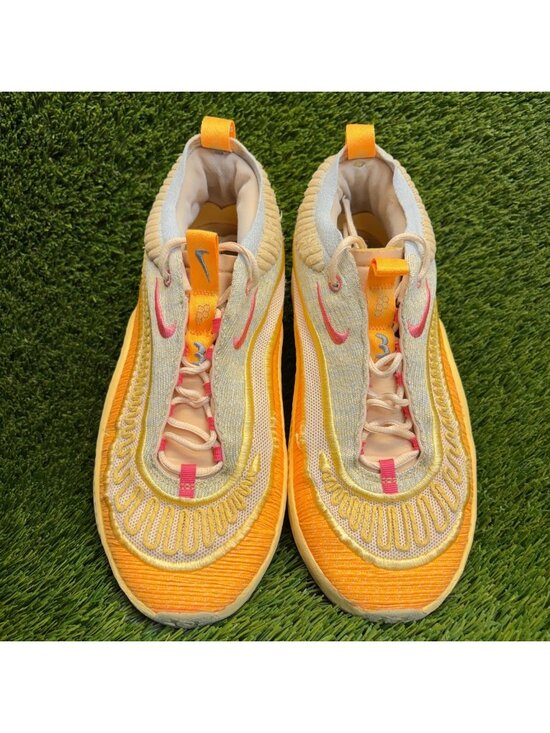 Nike Cosmic Unity 3 Mens Size 9.5 Yellow Athletic Running Walking Shoes Sneakers